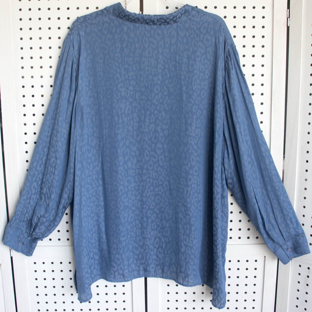 Chicos Size 4 US‎ 20 Blue Animal Print LS Tunic Blouse Top - Picture 4 of 9